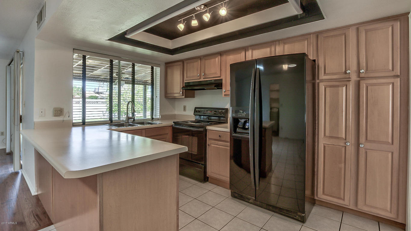 3452 E Laurel Ln, Phoenix, AZ 85028 photo 11