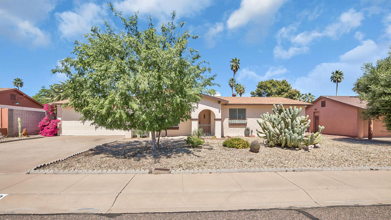 3452 E Laurel Ln, Phoenix, AZ 85028 photo 1