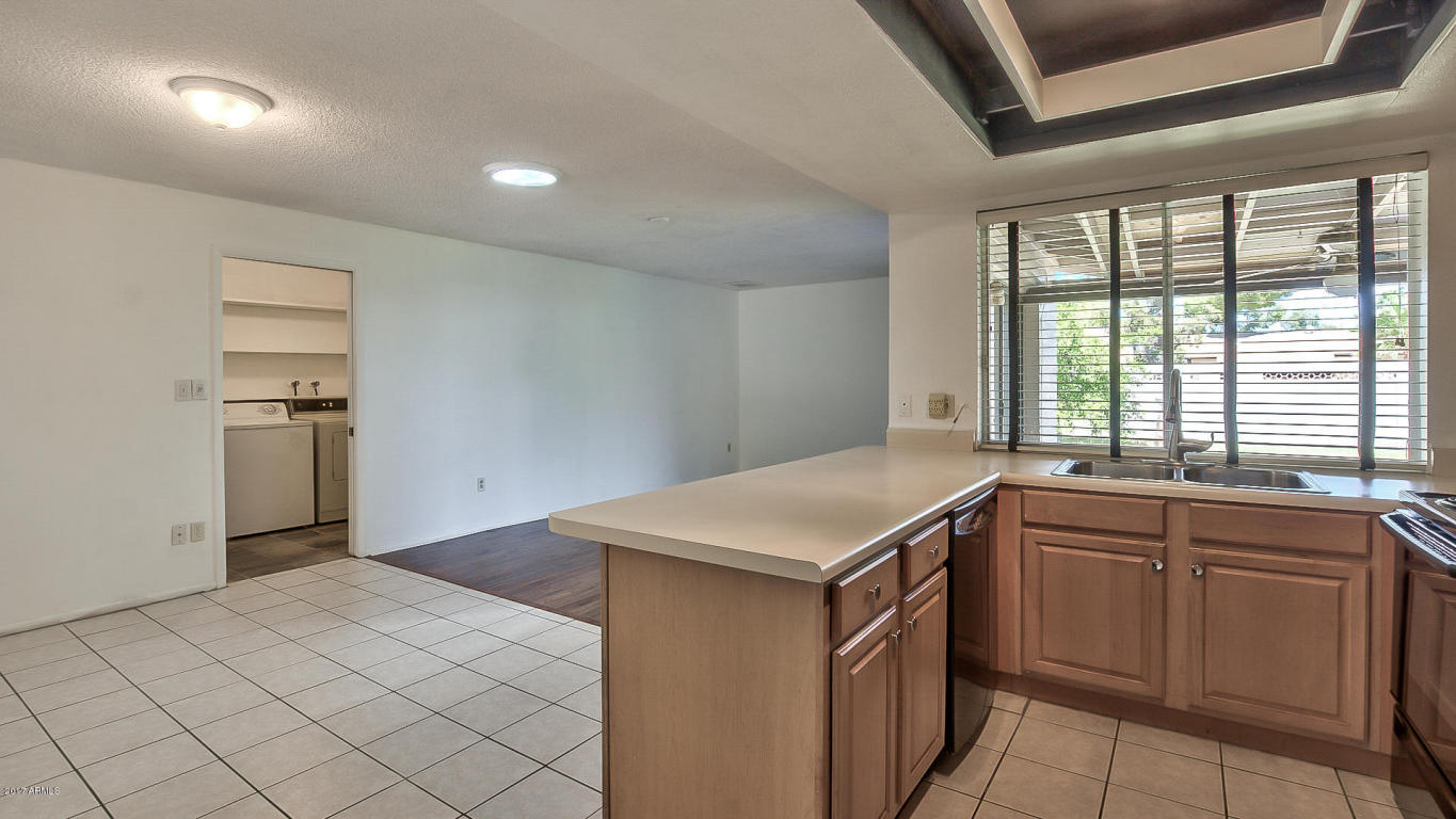 3452 E Laurel Ln, Phoenix, AZ 85028 photo 12