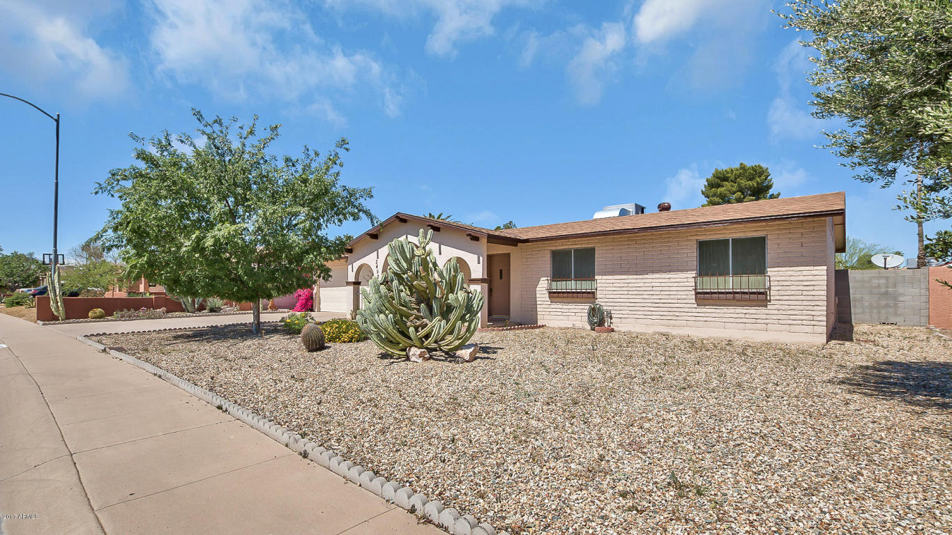 3452 E Laurel Ln, Phoenix, AZ 85028 photo 2