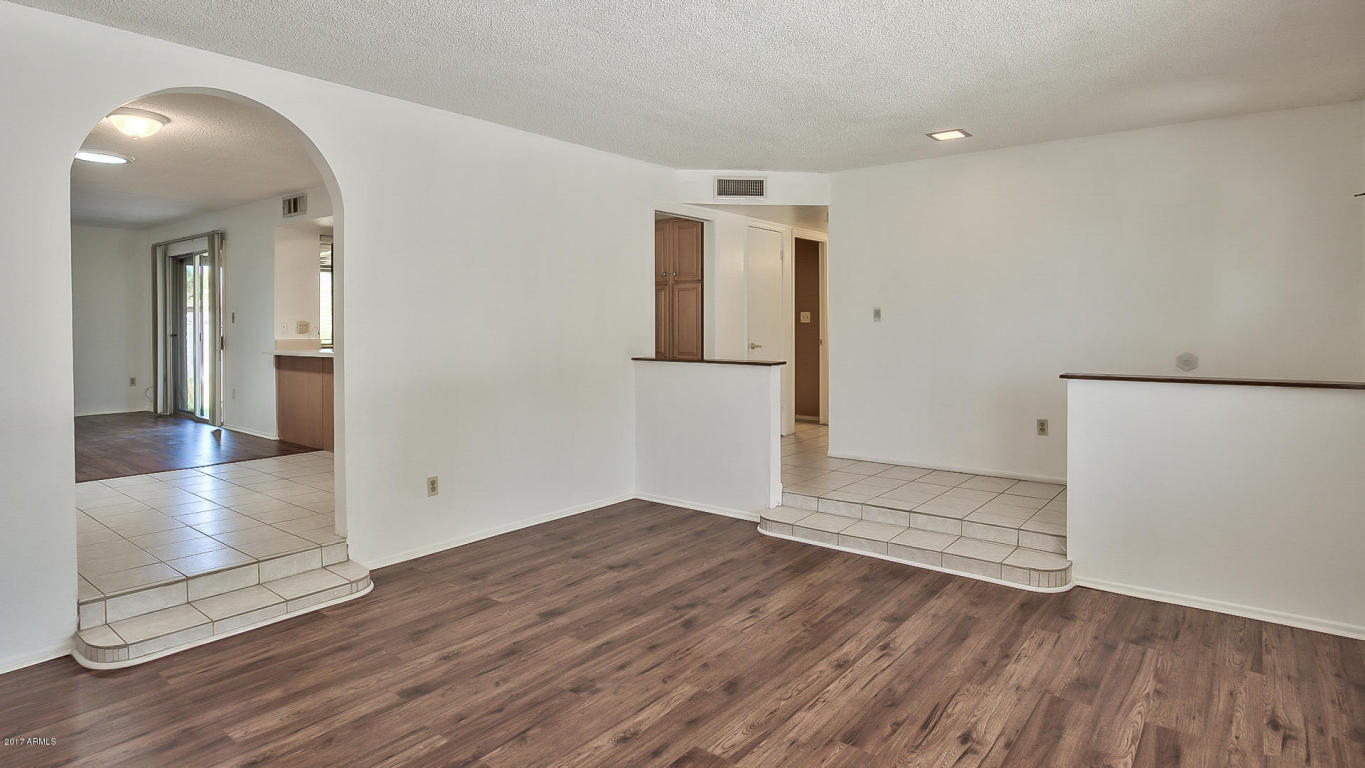 3452 E Laurel Ln, Phoenix, AZ 85028 photo 7