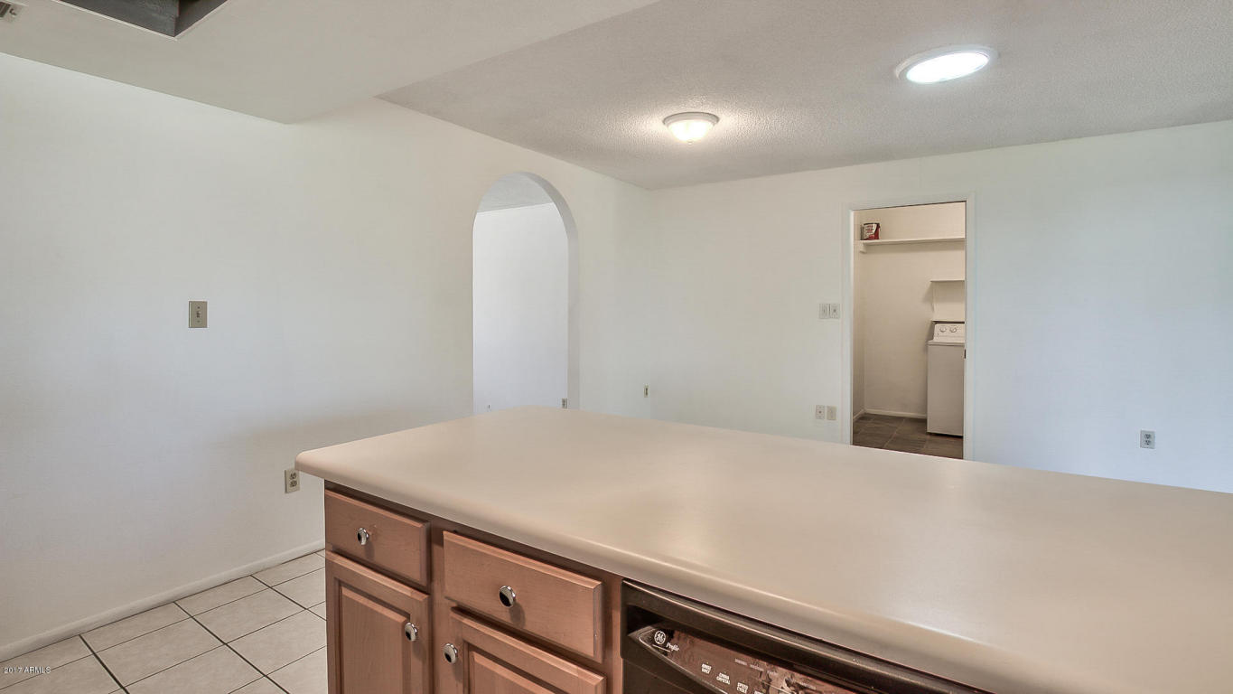 3452 E Laurel Ln, Phoenix, AZ 85028 photo 13