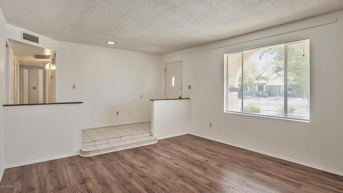 3452 E Laurel Ln, Phoenix, AZ 85028 photo 8