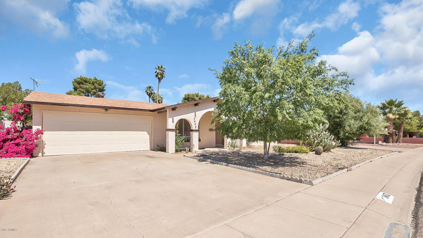 3452 E Laurel Ln, Phoenix, AZ 85028 photo 3