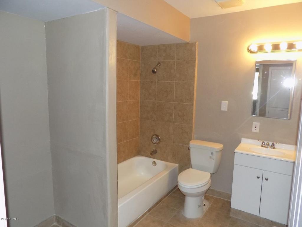 6727 W Camelback Rd, Phoenix, AZ 85033 photo 15