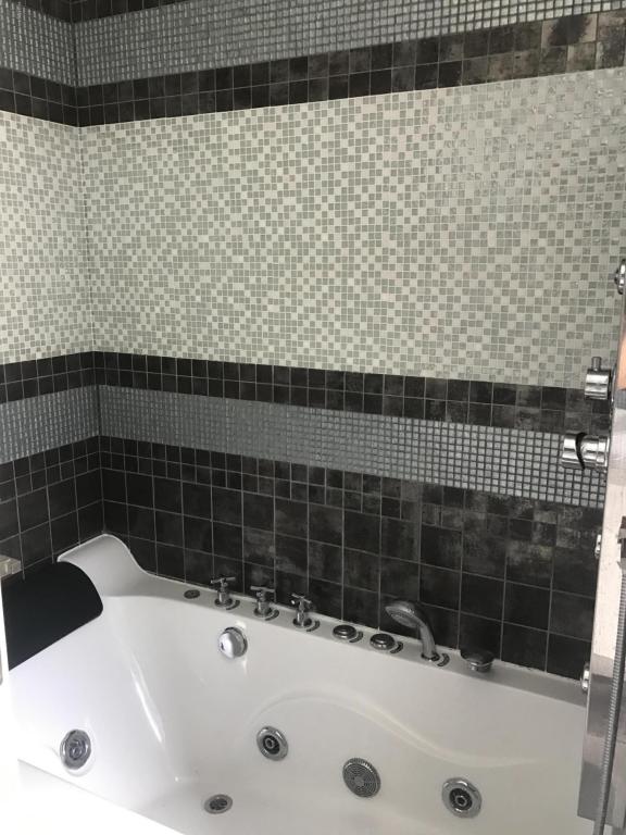 2502 E North Ln, Phoenix, AZ 85028 photo 7