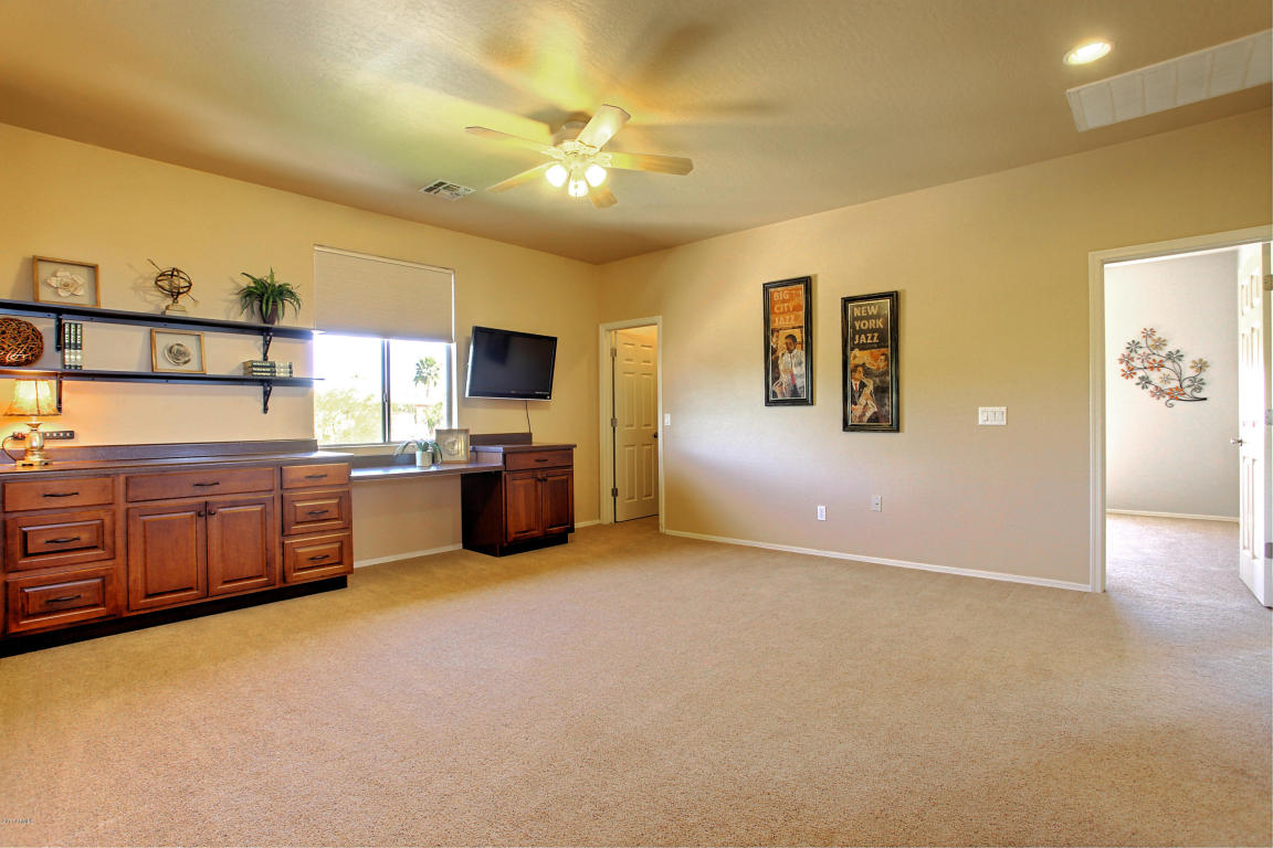 866 E Tyson Ct, Gilbert, AZ 85295 photo 5