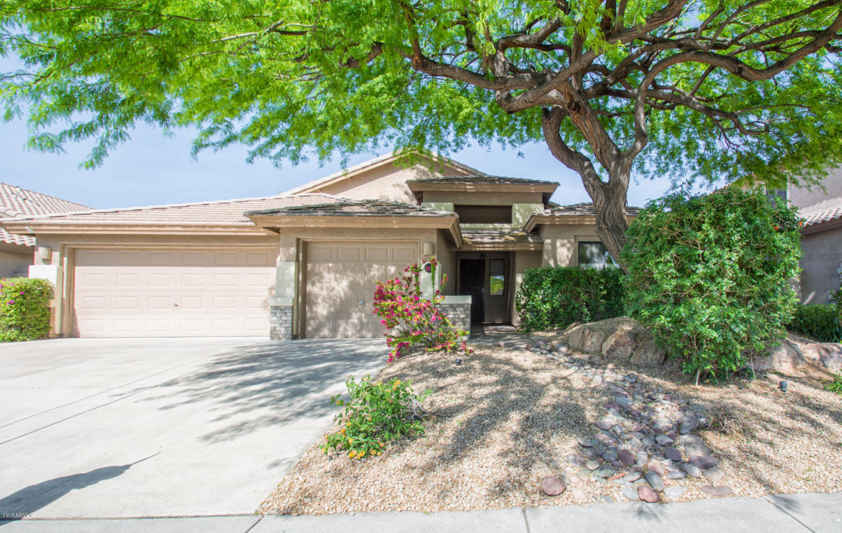 4836 E Williams Dr, Phoenix, AZ 85054 photo 1