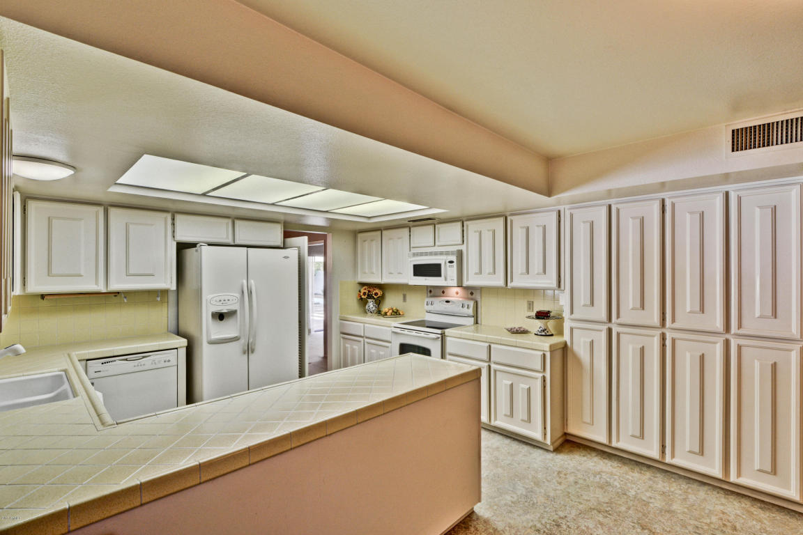 23 E Calavar Rd, Phoenix, AZ 85022 photo 3