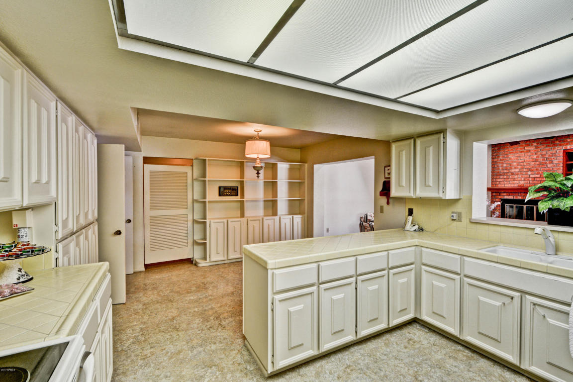 23 E Calavar Rd, Phoenix, AZ 85022 photo 9