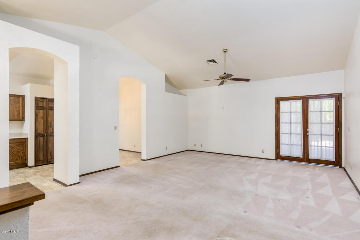 946 E Cullumber St, Gilbert, AZ 85234 photo 3