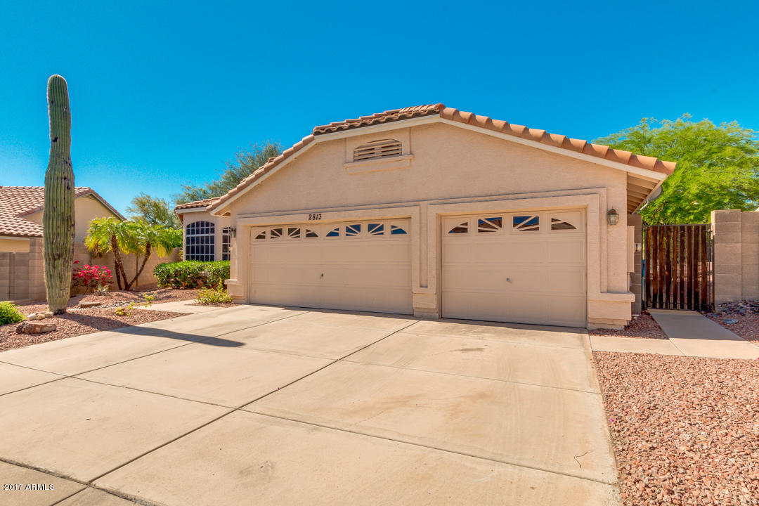 2813 E Calavar Rd, Phoenix, AZ 85032 photo 2