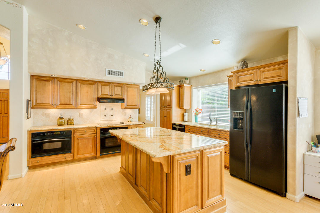 2813 E Calavar Rd, Phoenix, AZ 85032 photo 14