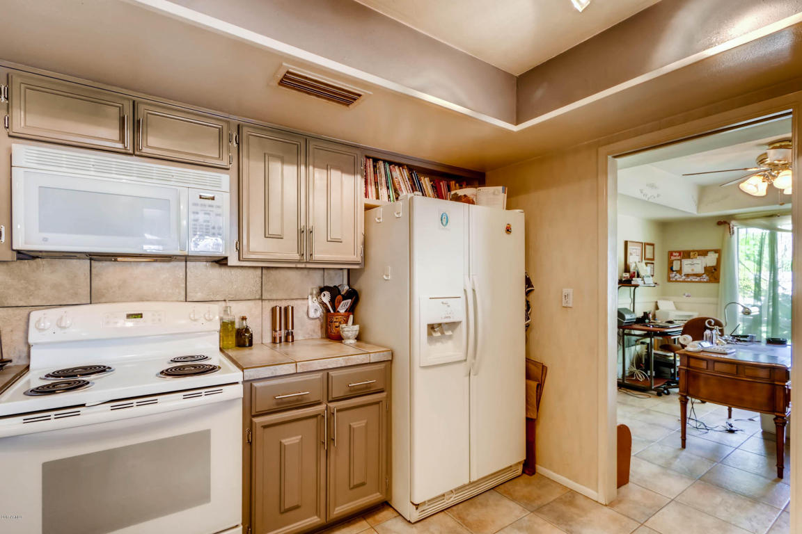 108 E Calavar Rd, Phoenix, AZ 85022 photo 12