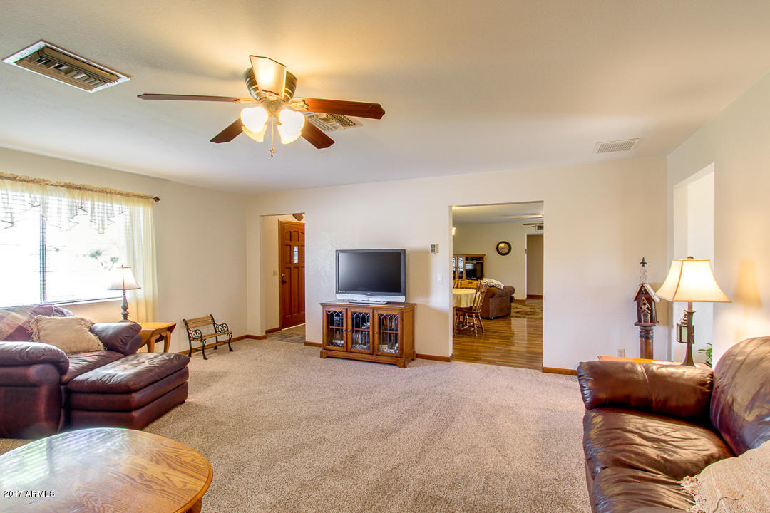 6531 E Holly Dr, Mesa, AZ 85215 photo 9