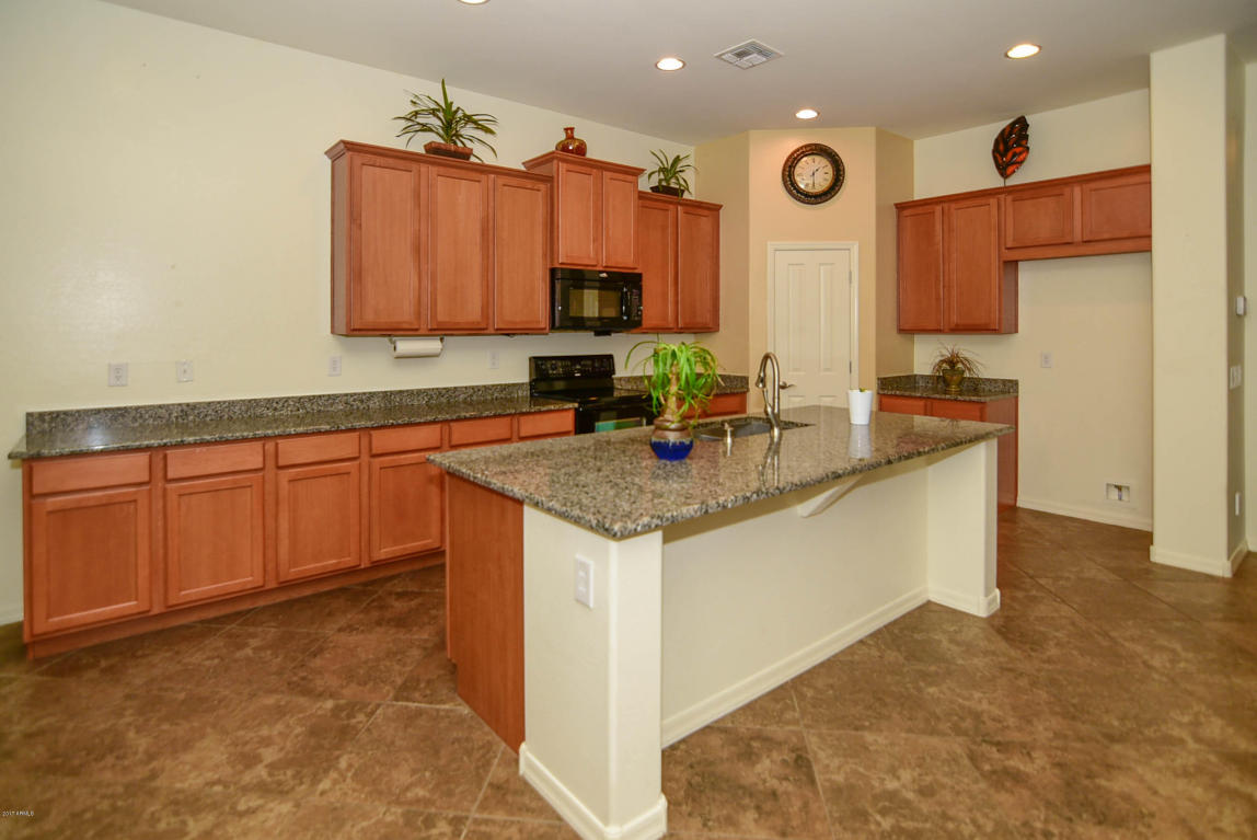 3570 E Comstock Dr, Gilbert, AZ 85296 photo 4