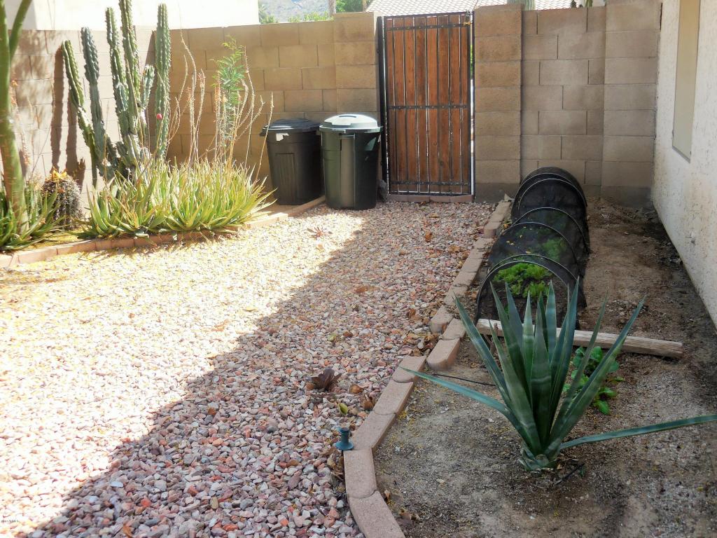 1538 E Desert Ln, Phoenix, AZ 85042 photo 17