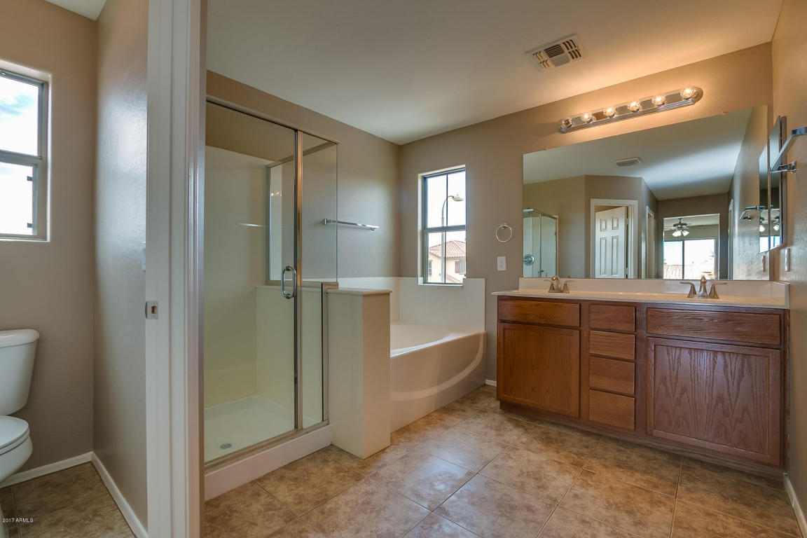 2917 S 74th Dr, Phoenix, AZ 85043 photo 9