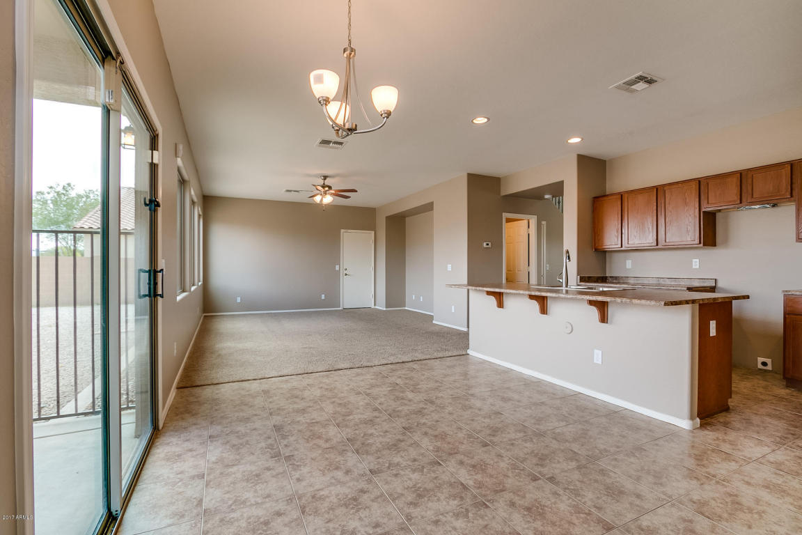 2917 S 74th Dr, Phoenix, AZ 85043 photo 4