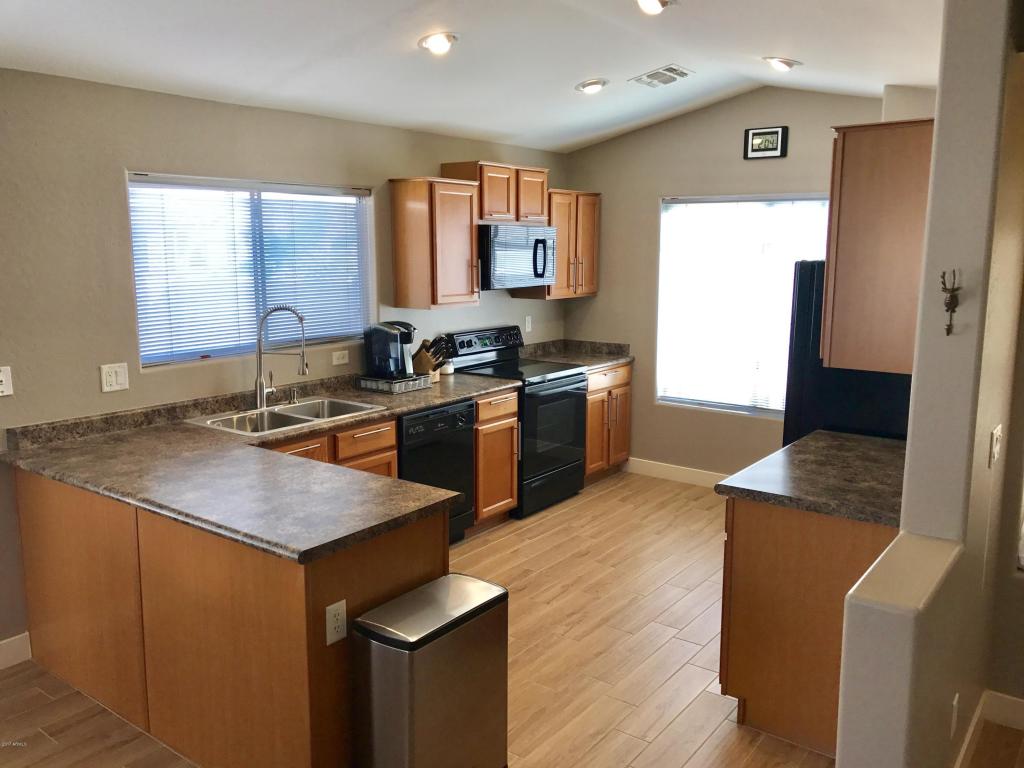3326 E Woodside Way, Gilbert, AZ 85297 photo 4