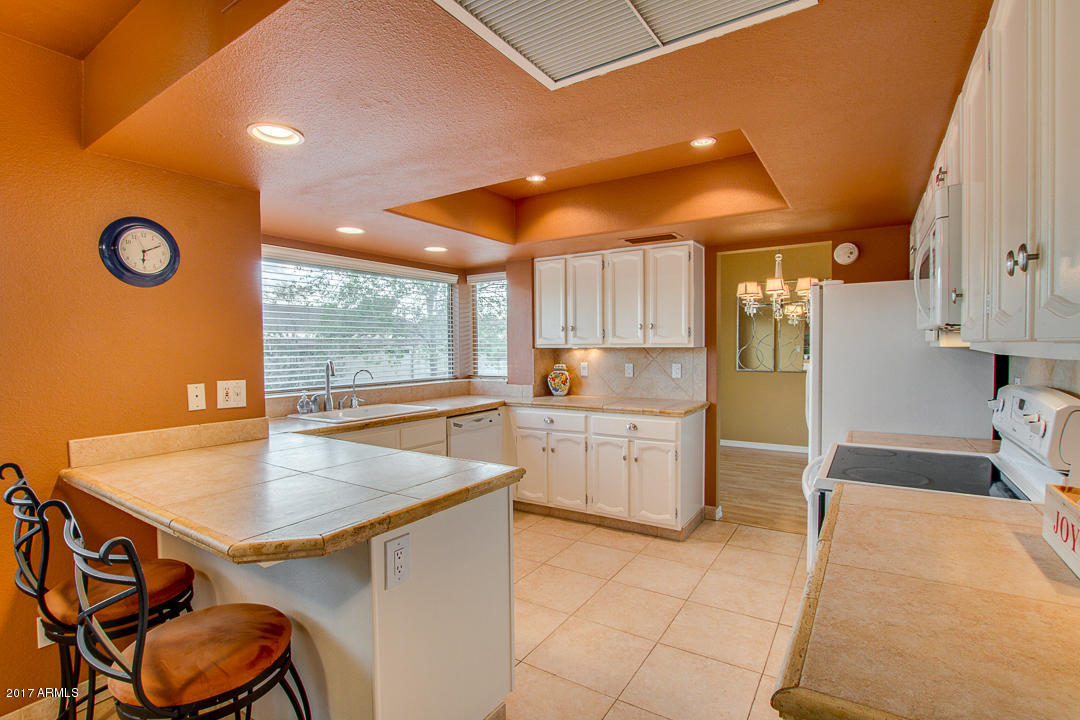 811 E Chilton Dr, Tempe, AZ 85283 photo 5