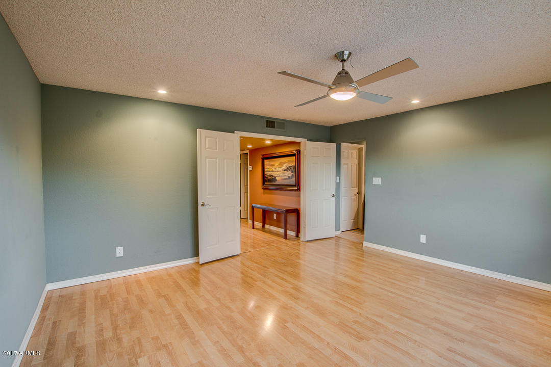 811 E Chilton Dr, Tempe, AZ 85283 photo 9
