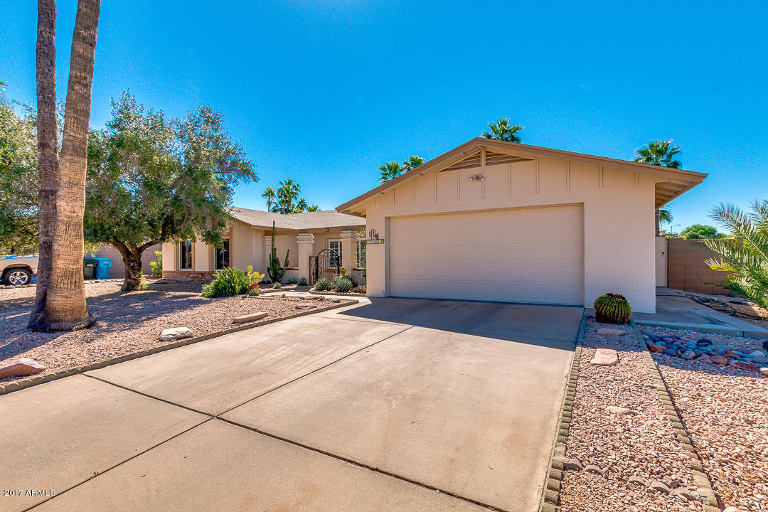 2901 E Claire Dr, Phoenix, AZ 85032 photo 4