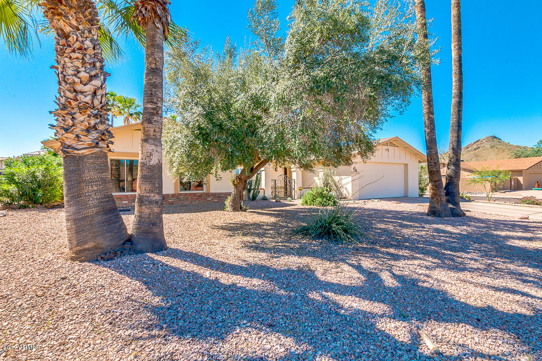 2901 E Claire Dr, Phoenix, AZ 85032 photo 3