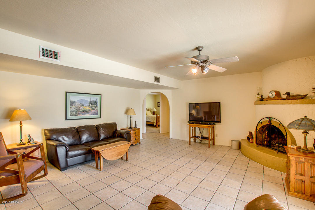 2901 E Claire Dr, Phoenix, AZ 85032 photo 8