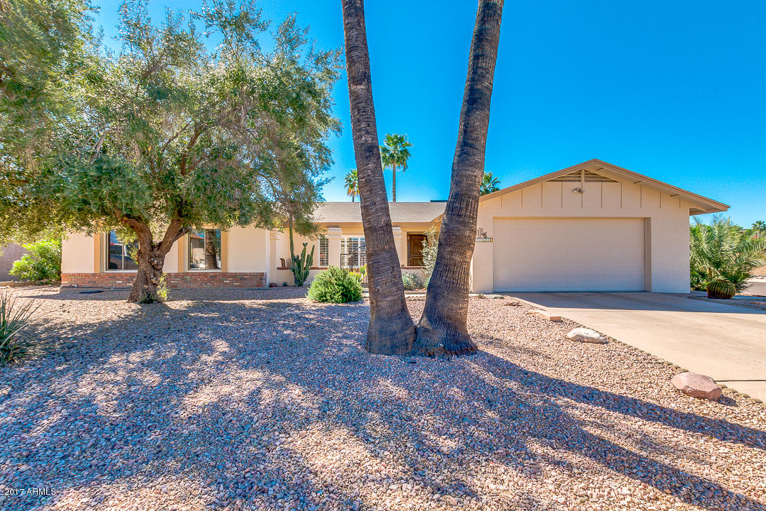 2901 E Claire Dr, Phoenix, AZ 85032 photo 2