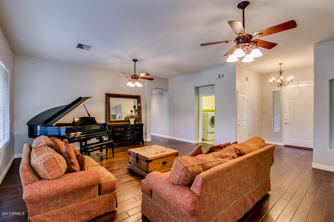 402 E Windsor Dr, Gilbert, AZ 85296 photo 6