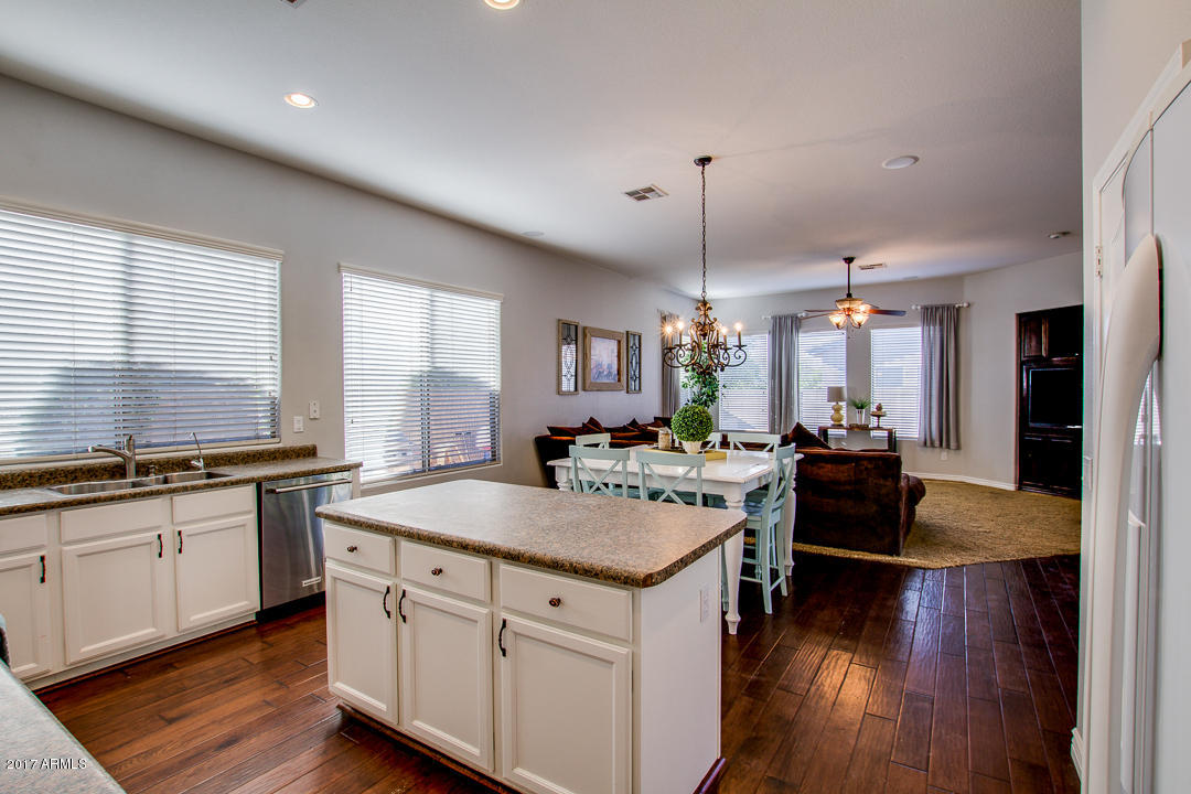 402 E Windsor Dr, Gilbert, AZ 85296 photo 7