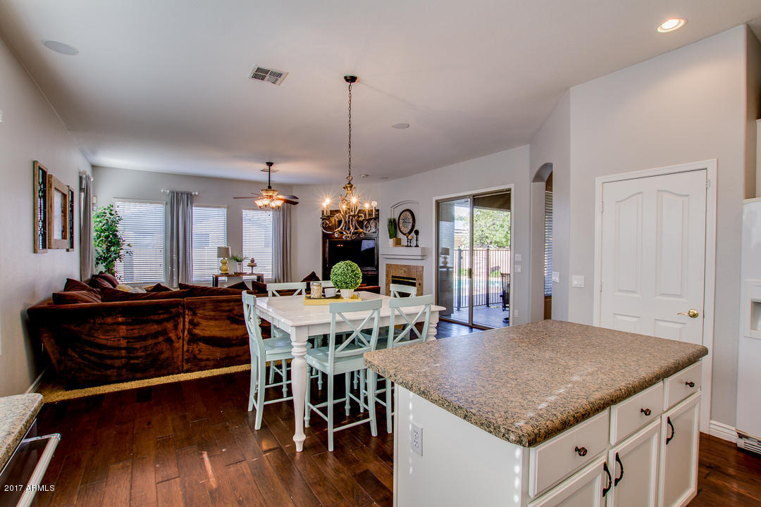 402 E Windsor Dr, Gilbert, AZ 85296 photo 8