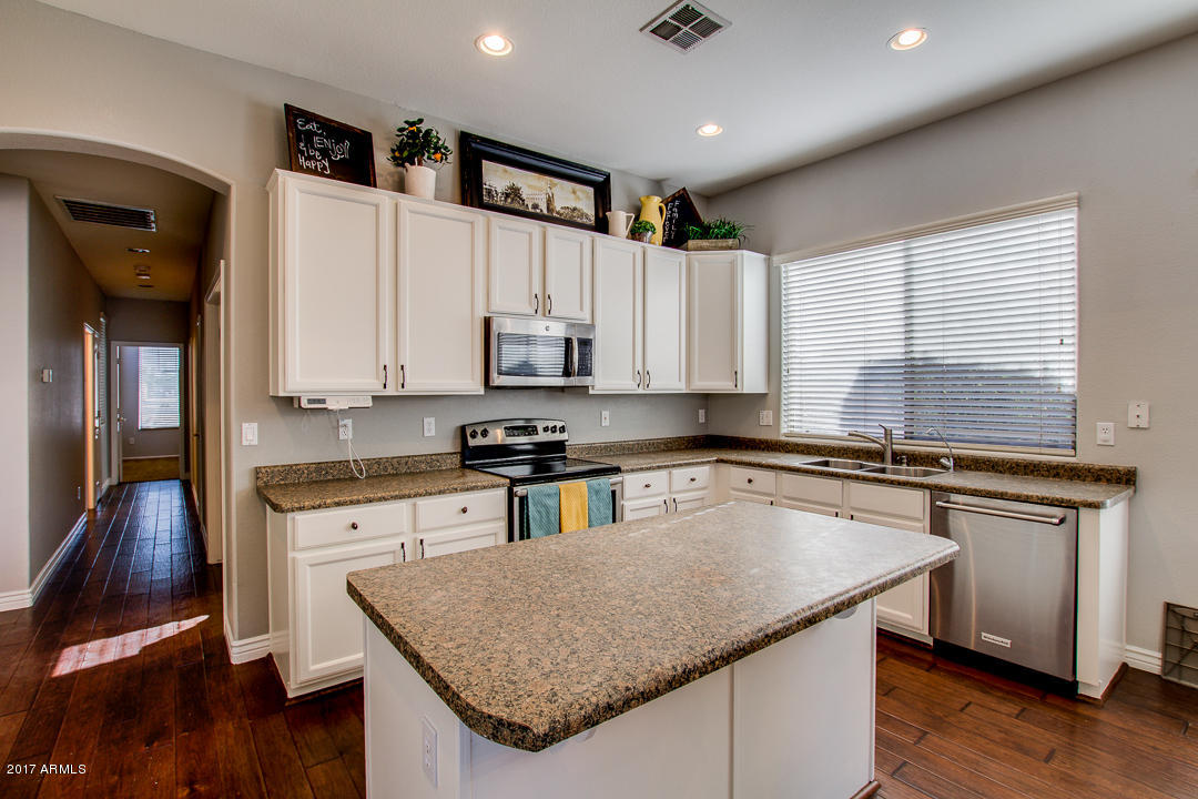 402 E Windsor Dr, Gilbert, AZ 85296 photo 11