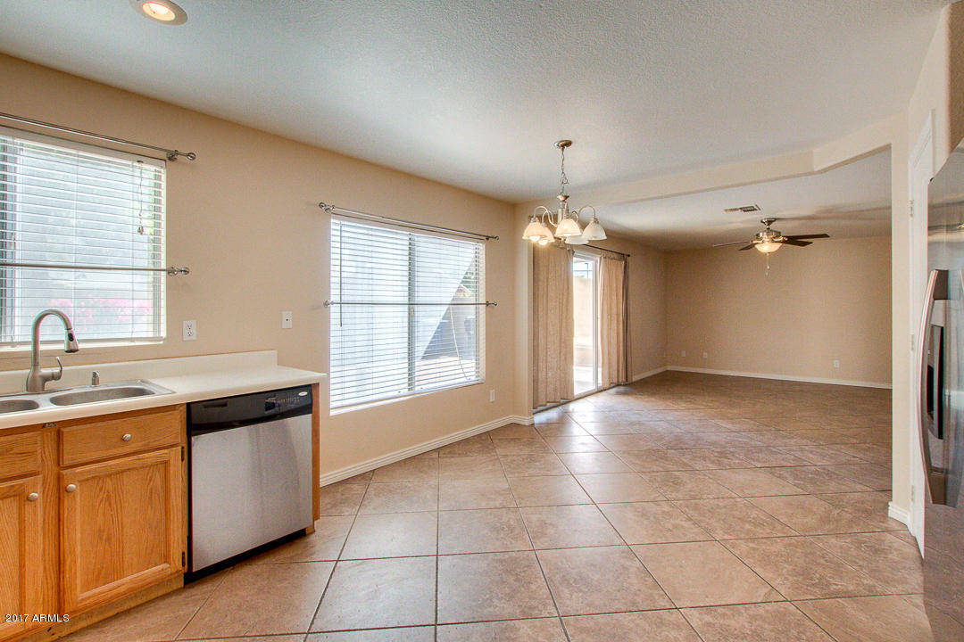 161 W Desert Ct, Gilbert, AZ 85233 photo 16