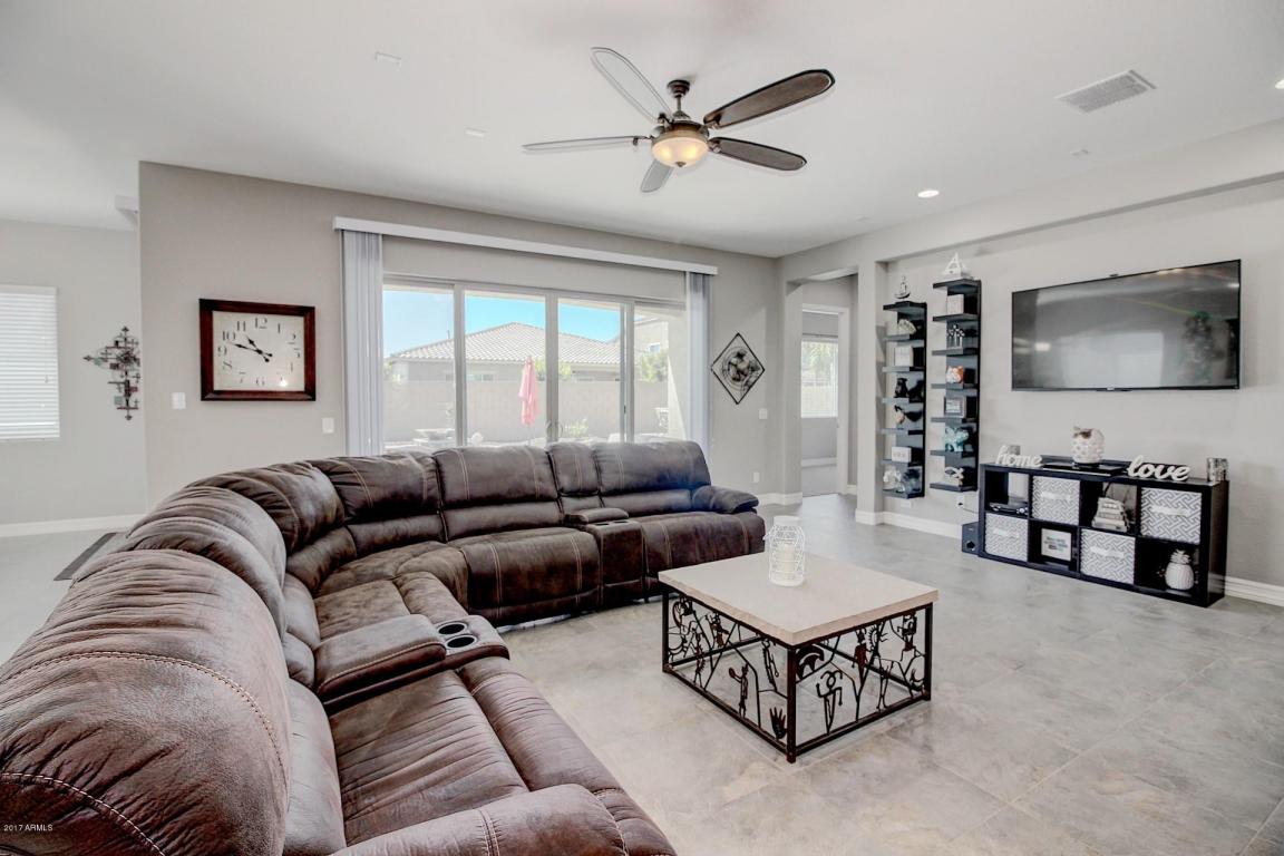 3917 E Peartree Ln, Gilbert, AZ 85298 photo 13