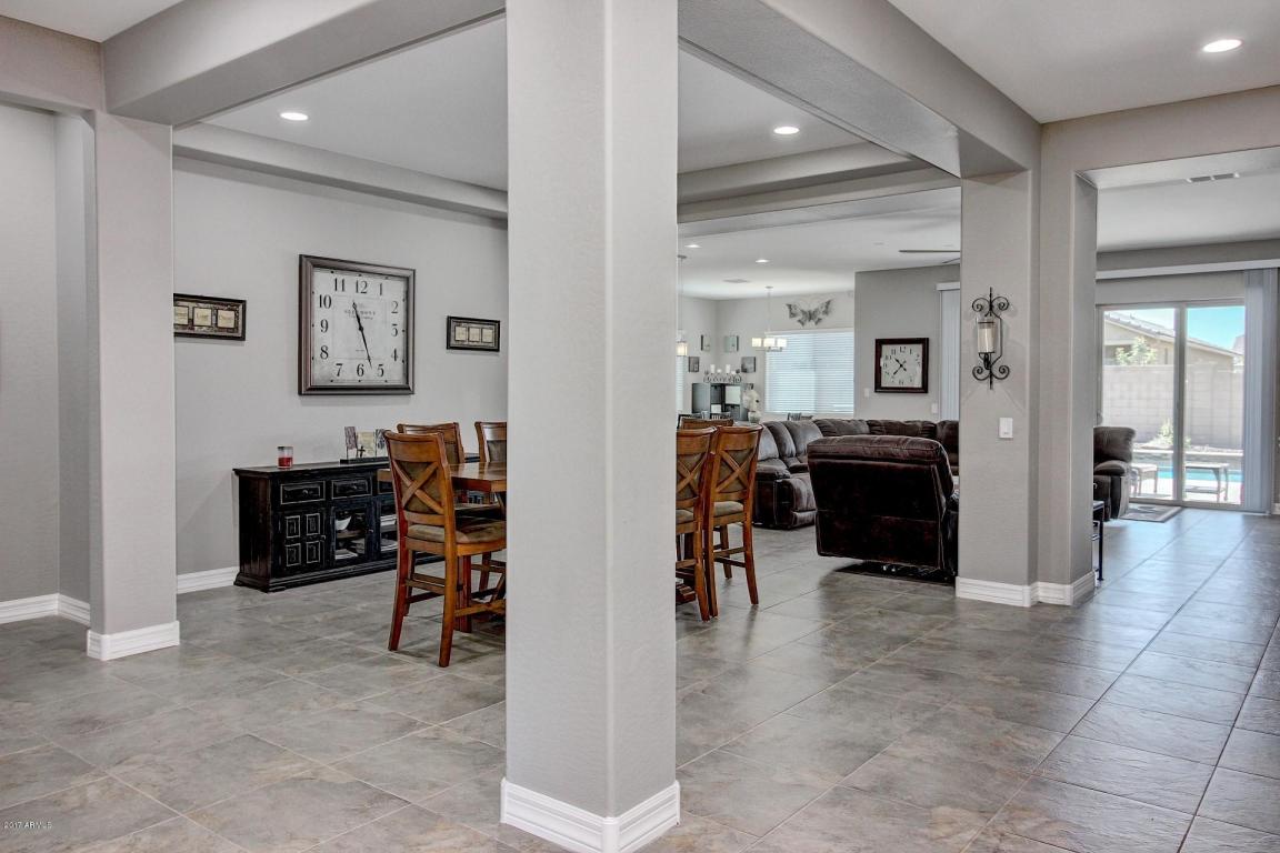 3917 E Peartree Ln, Gilbert, AZ 85298 photo 5