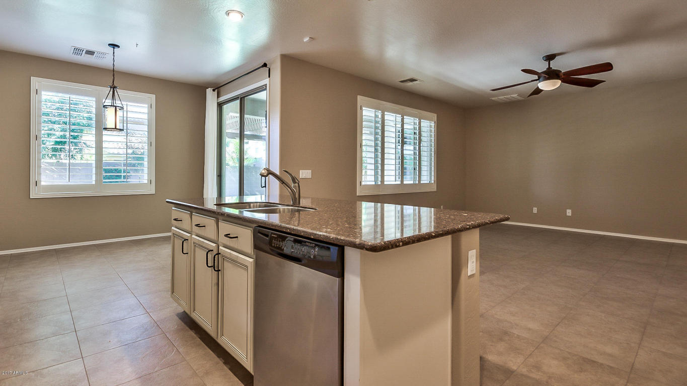 716 E Hummingbird Way, Gilbert, AZ 85297 photo 12