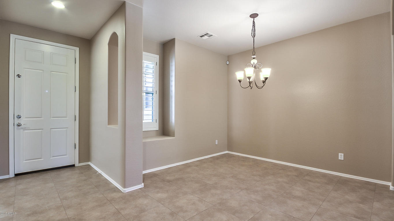 716 E Hummingbird Way, Gilbert, AZ 85297 photo 4