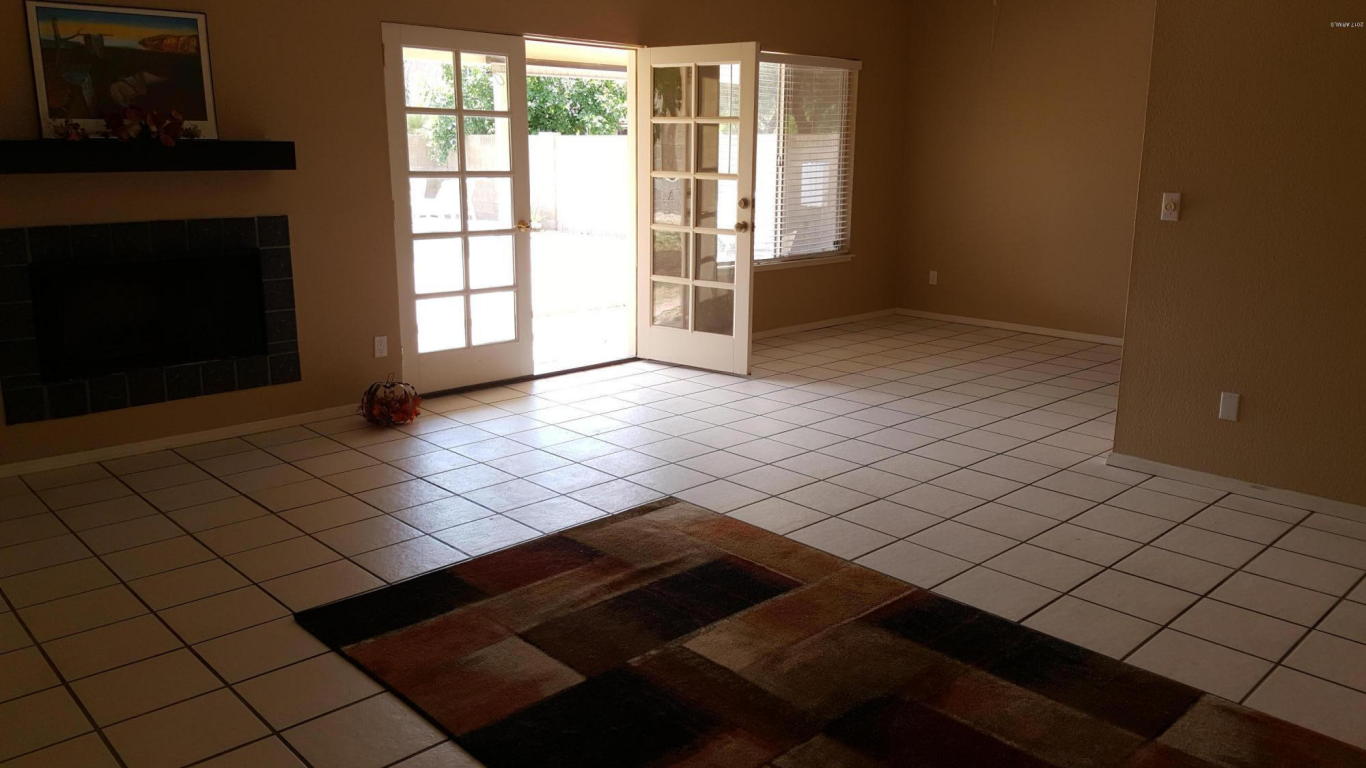 2107 E Hearn Rd, Phoenix, AZ 85022 photo 2