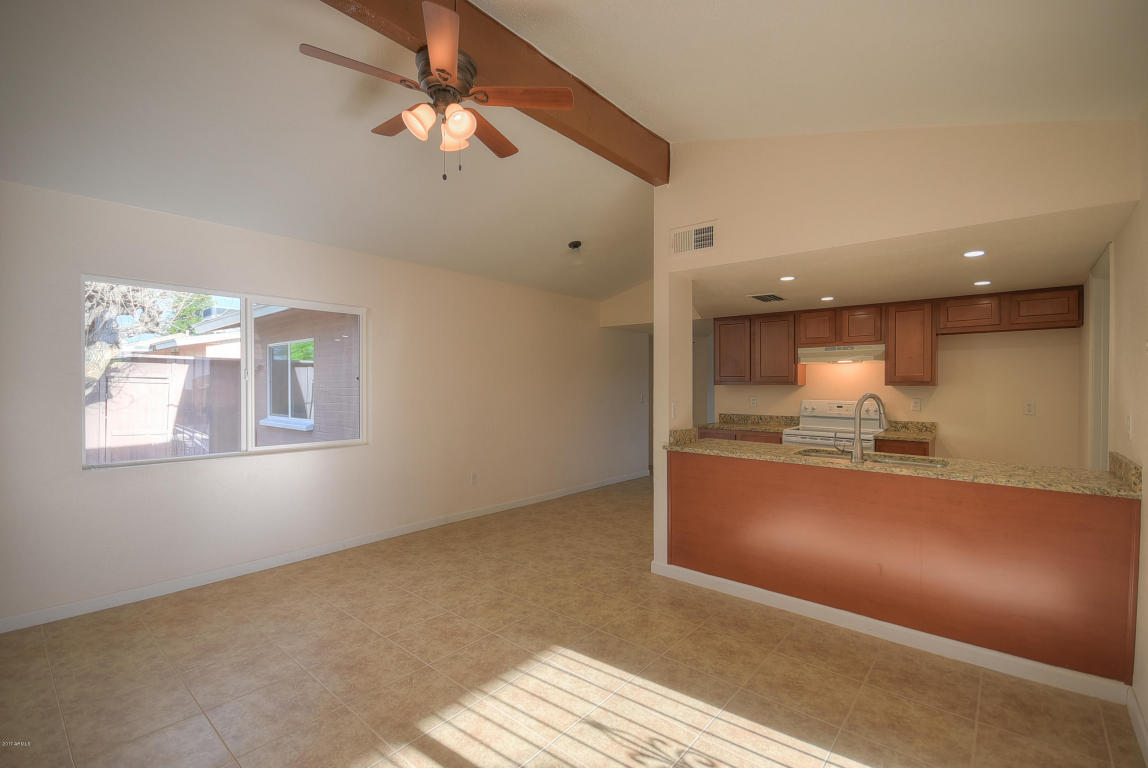 4736 E Apollo Rd, Phoenix, AZ 85042 photo 9