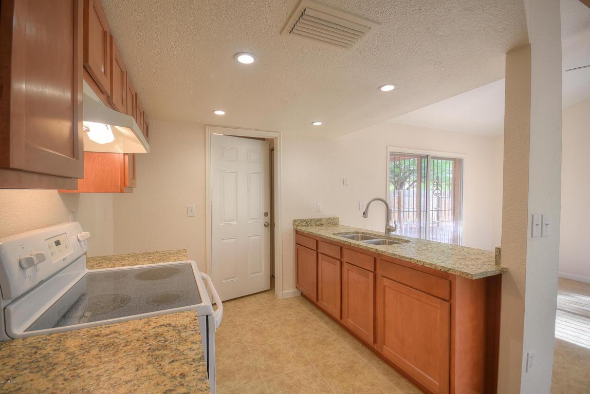 4736 E Apollo Rd, Phoenix, AZ 85042 photo 11