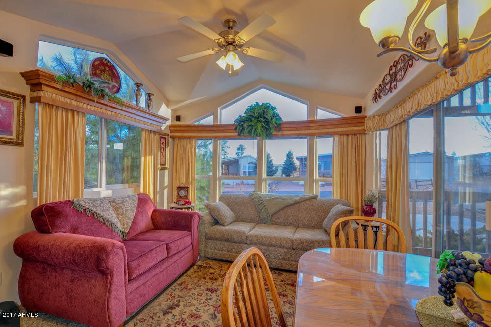 2226 Rodeo Rd, Overgaard, AZ 85933 photo 2