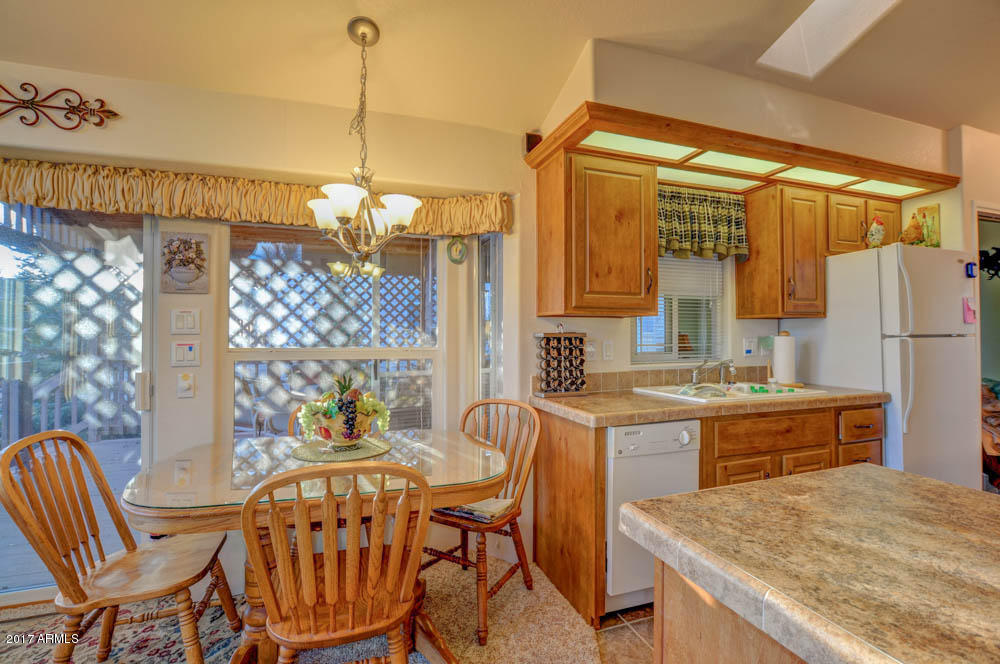 2226 Rodeo Rd, Overgaard, AZ 85933 photo 10