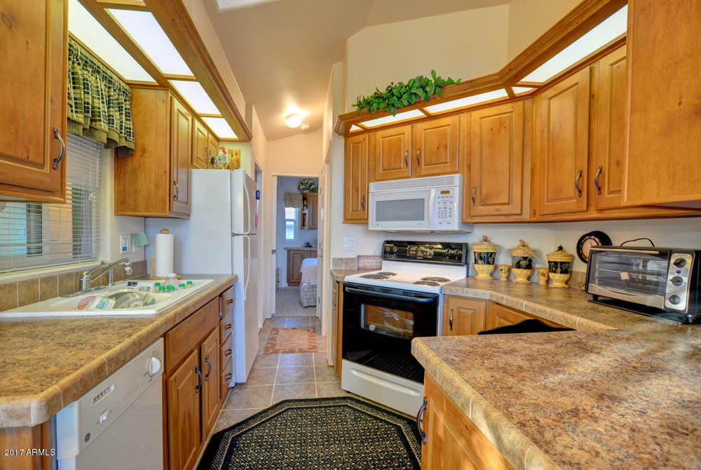 2226 Rodeo Rd, Overgaard, AZ 85933 photo 4