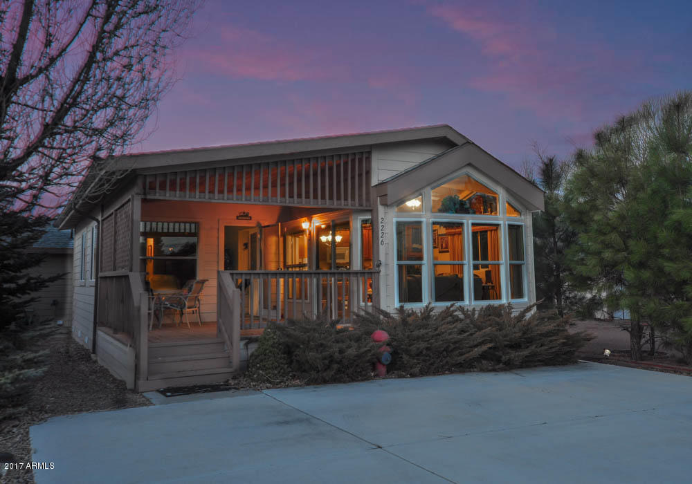 2226 Rodeo Rd, Overgaard, AZ 85933 photo 1