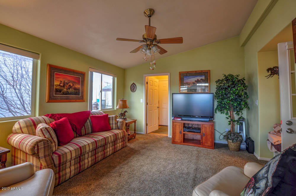 2226 Rodeo Rd, Overgaard, AZ 85933 photo 12