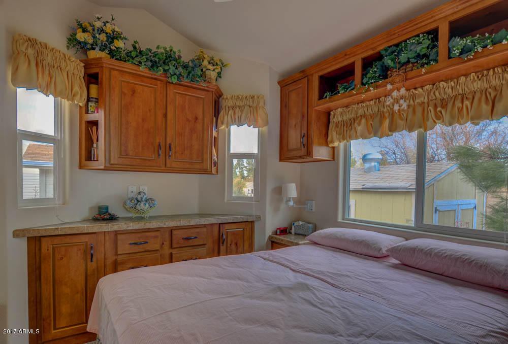 2226 Rodeo Rd, Overgaard, AZ 85933 photo 8