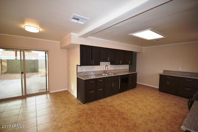 6913 W Wolf St, Phoenix, AZ 85033 photo 8