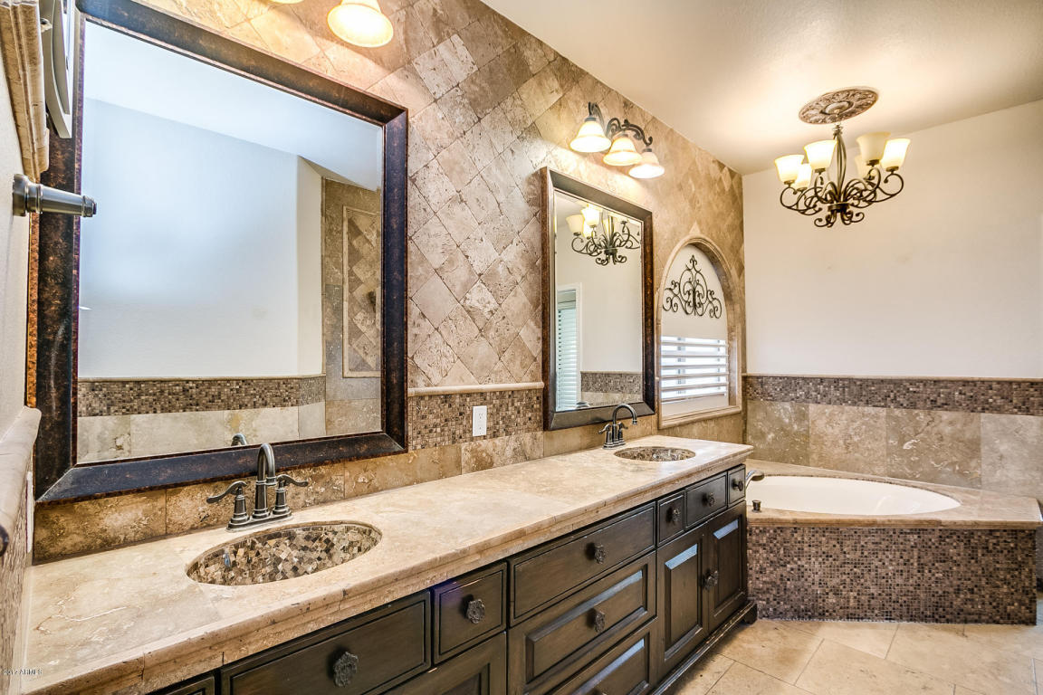 3876 E Washington Ct, Gilbert, AZ 85234 photo 18
